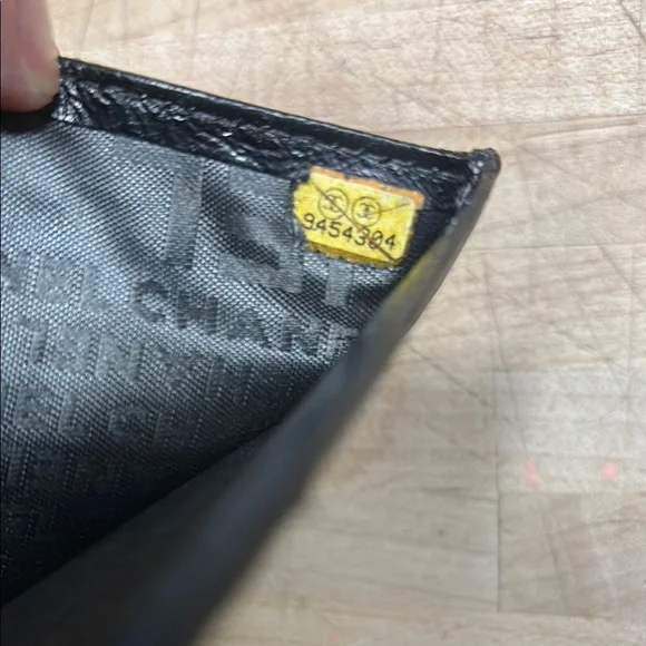 Chanel Black Quilted lambskin double sided snap closure w pink Camellia Enamel - Picture 7 of 8